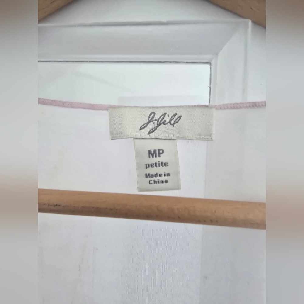 J. Jill Floral Embroidered Cottagecore Semi Sheer Blouse In Light Lilac Like New - Picture 6 of 10